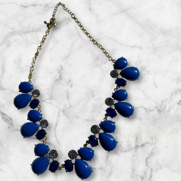 Elegant Blue  and Gold Necklace with Scalloped Design - Picture 3 of 4